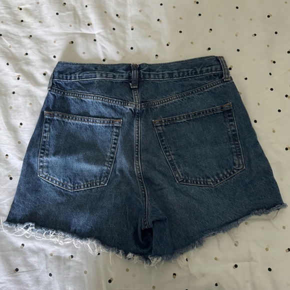 GAP shorts - Picture 3 of 5